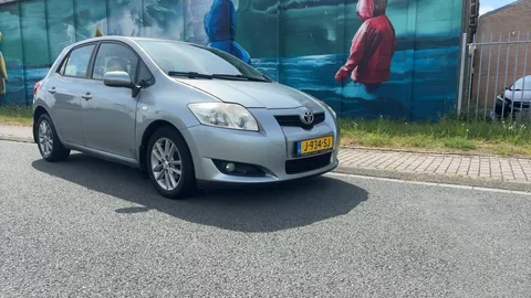 Toyota Auris 1.4-16V Terra