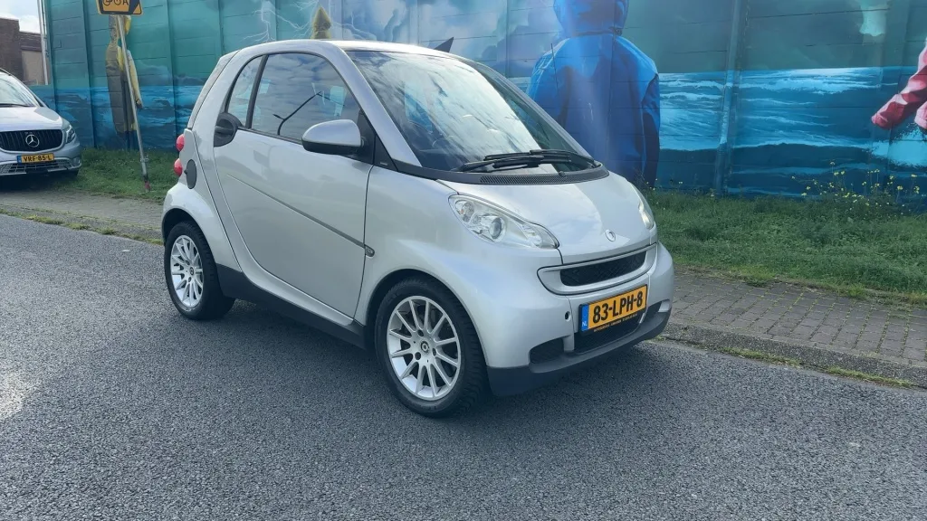 smart Fortwo coup&eacute; 1.0 mhd Pure